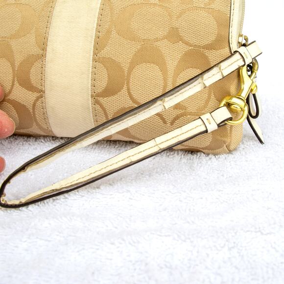 COACH Signature Beige White Strip Accordion Zip Around Wallet Wristlet F51710 - Picture 3 of 10